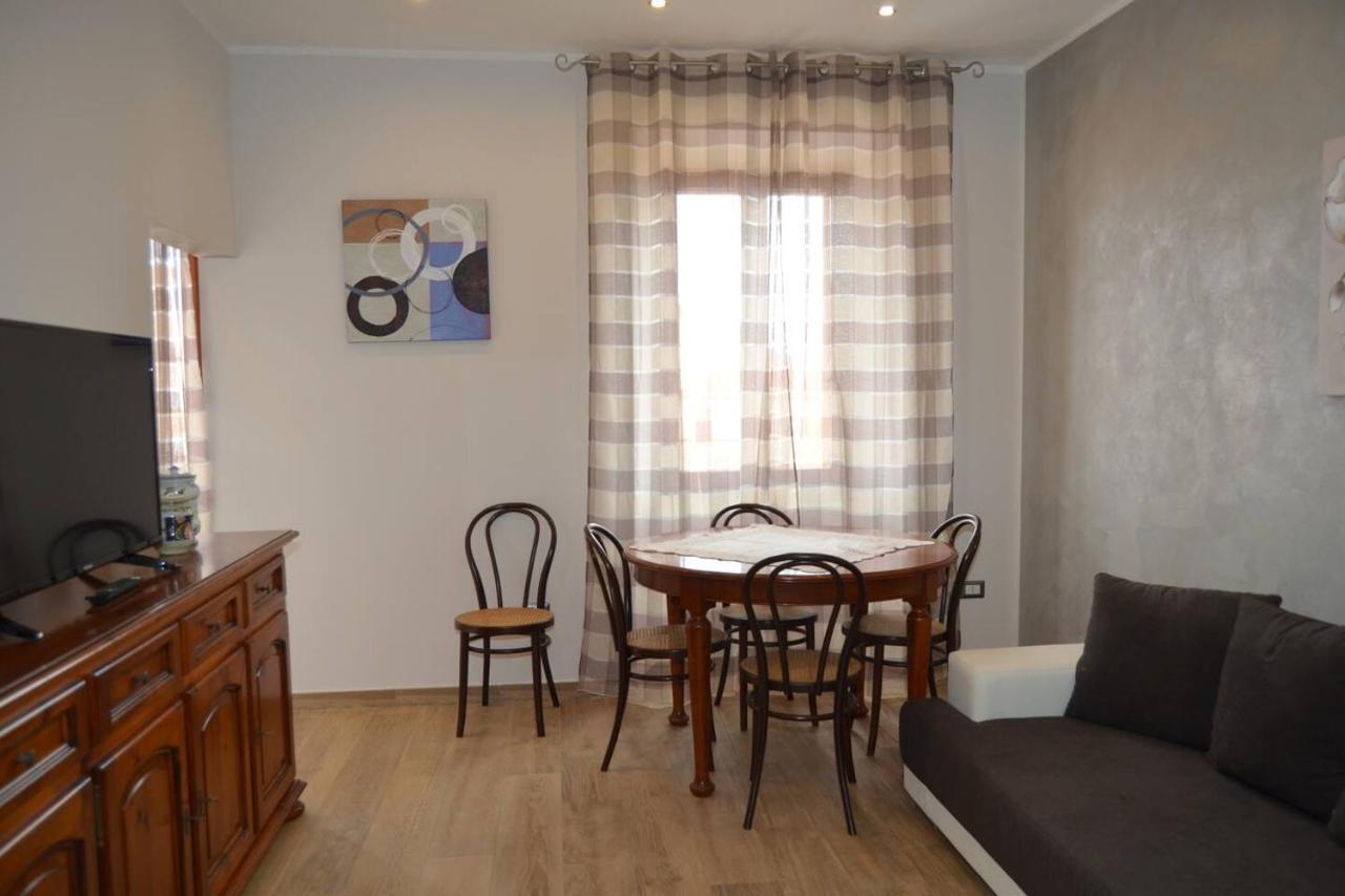Le Scalette Bed & Breakfast La Maddalena  Eksteriør bilde
