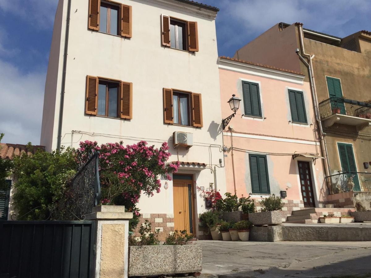 Le Scalette Bed & Breakfast La Maddalena  Eksteriør bilde